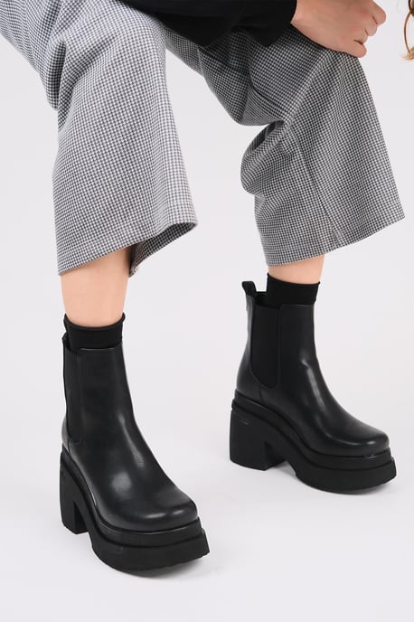 Antwerp Chelsea Boot - Image 3