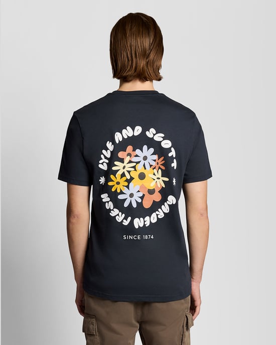 Z271 Lyle & Scott Natur T-shirt i Mörkblå - Image 3