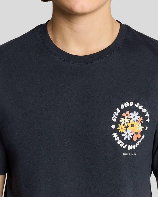 Z271 Lyle & Scott Natur T-shirt i Mörkblå - Image 5