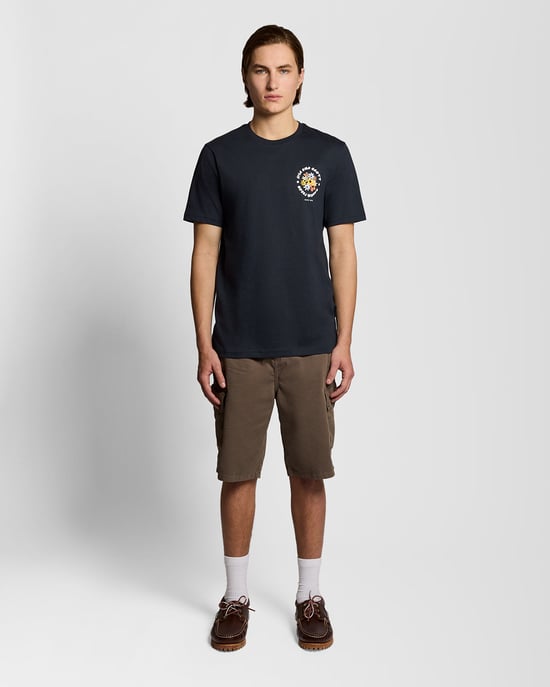 Z271 Lyle & Scott Natur T-shirt i Mörkblå - Image 6