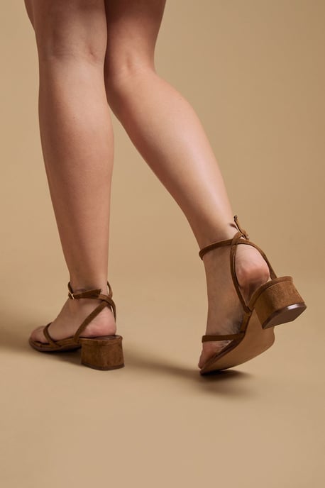Warda Toe Post Low Block Heel Sandals - Image 4