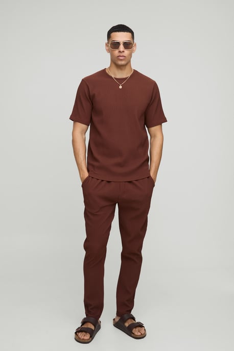 Regular Fit Pleated T-Shirt and Slim Tapered Jogger Set - Image 1