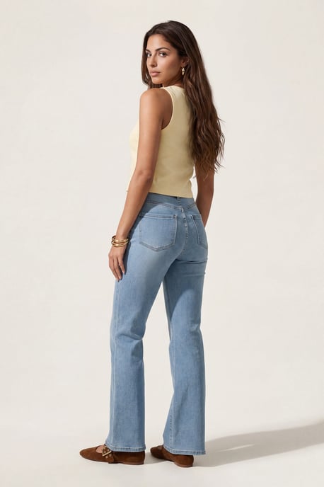 Boot Cut Jean Bleach - Image 3