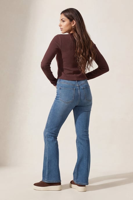 Boot Cut Jean Mid Blue - Image 3