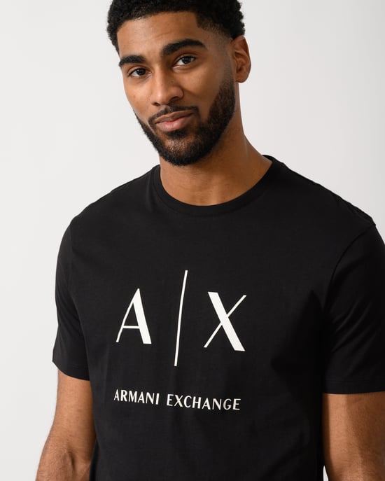 UC001 Slim-Fit T-Shirt in Black - Image 4