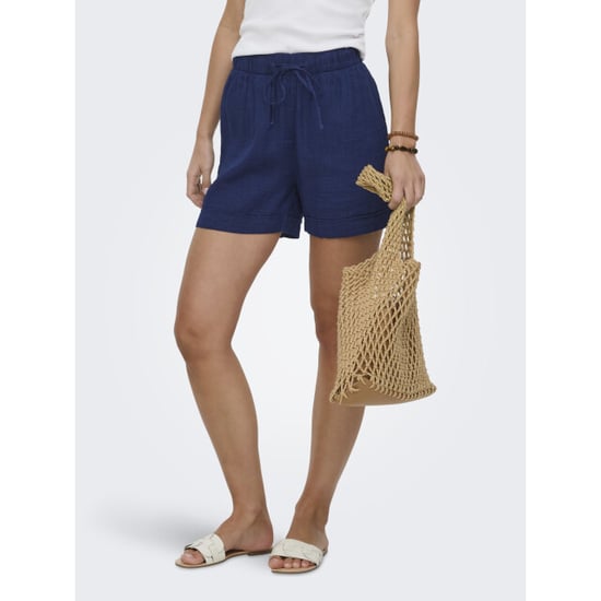 Only Onlleoni seersucker pull up shorts - Image 2