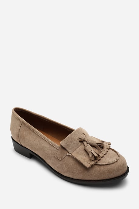 Where's That From Avani Flatform Slip On Loafers Shoes With Tassel - Image 4