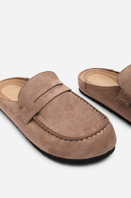 Where's That From Womens Honeybee Low Back Slip on Mule - Image 5