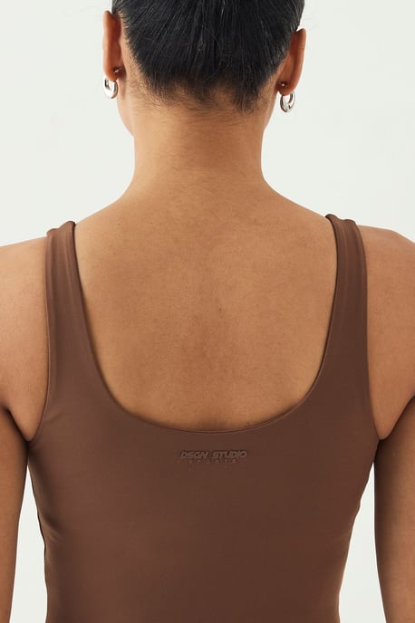 DSGN Studio Sculpt Plunge Longline Sports Bra - Image 4