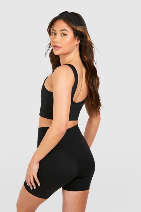 DSGN Studio Ultra Sculpt Padded Deep Hem Light Support Sports Bra - Image 2