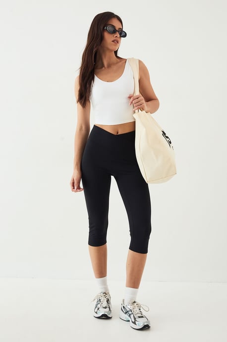 DSGN Studio Sculpt Longline Plunge Sports Bra - Image 3