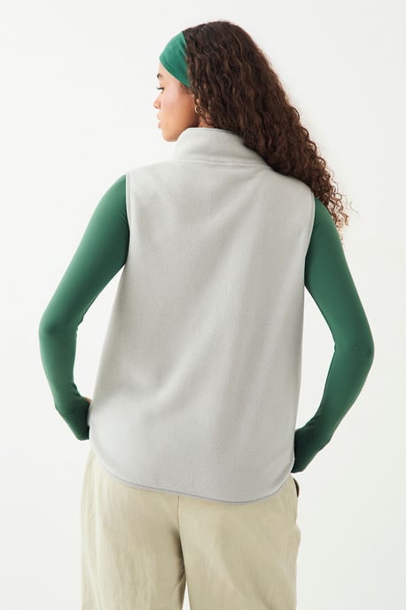DSGN Studio Sport Polar Fleece Pocket Detail Gilet - Image 2