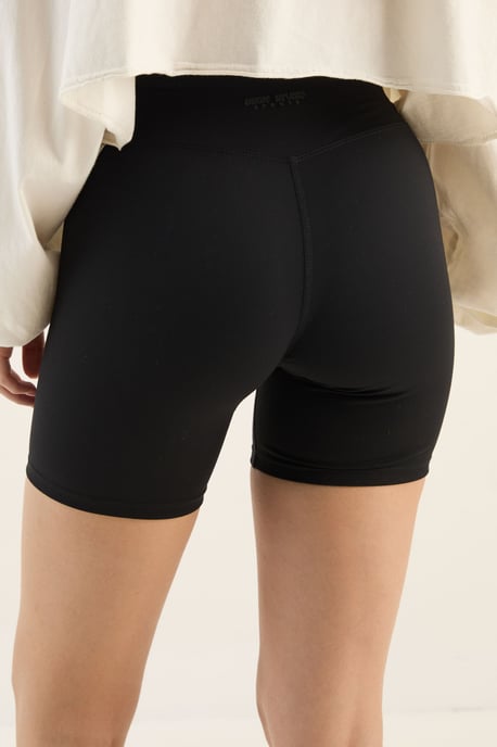 DSGN Studio Sculpt Wrap Waist Cycling Short - Image 4
