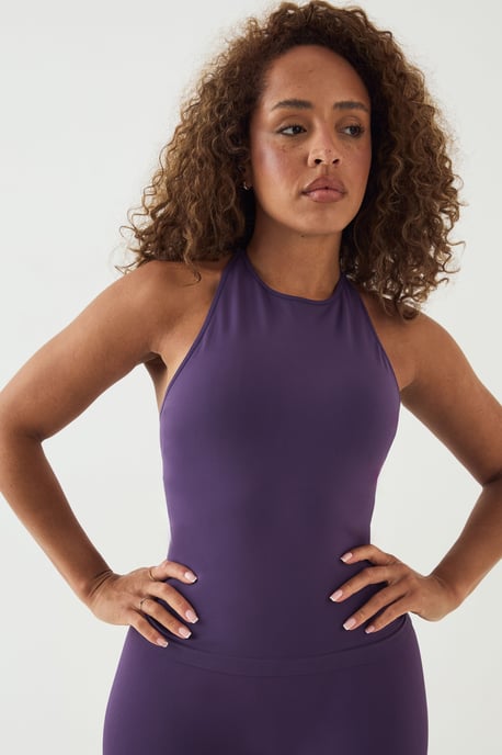 DSGN Studio Sport Contour Seamless High Neck Padded Active Top - Image 3