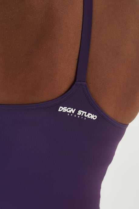 DSGN Studio Sport Contour Seamless High Neck Padded Active Top - Image 4