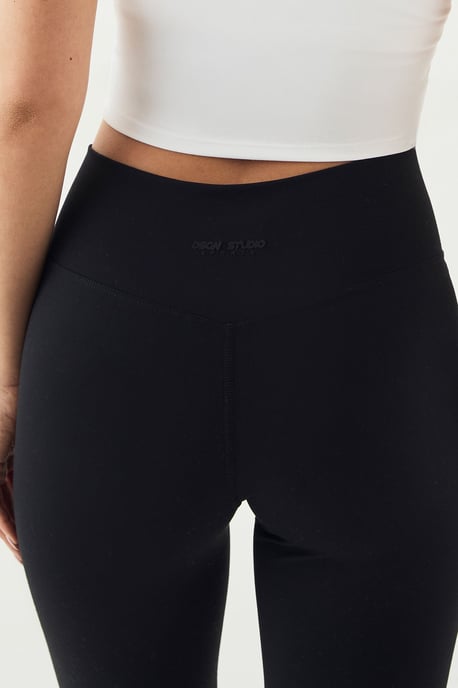 DSGN Studio Sculpt Wrap Waist Capri Legging - Image 4