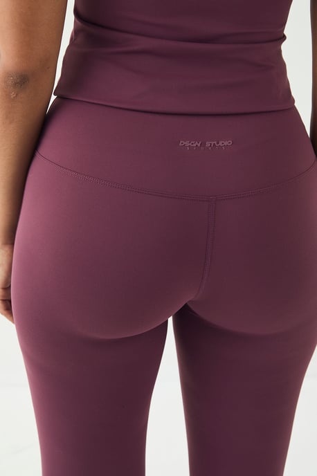 DSGN Studio Petite High Waist Sculpt Yoga Flared Legging - Image 2