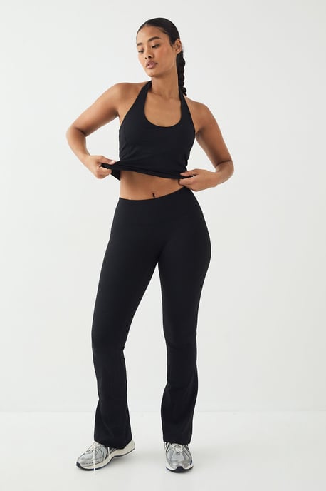 DSGN Studio Highwaist Sculpt Yoga Flared Legging - Image 3