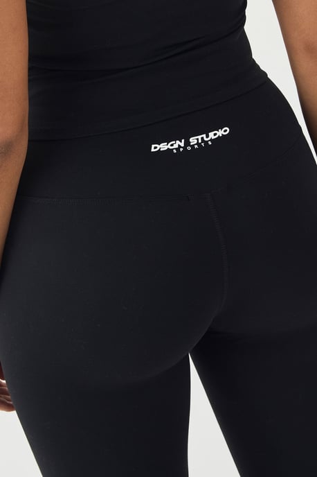DSGN Studio Highwaist Sculpt Yoga Flared Legging - Image 4