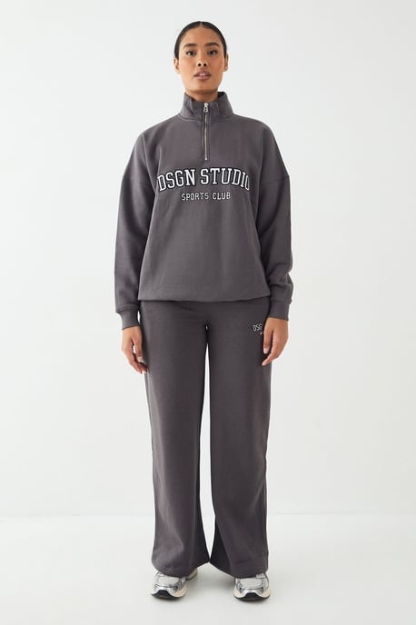 Petite DSGN Studio Applique Straight Leg Jogger - Image 5