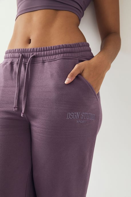 DSGN Studio Collegiate Applique Straight Leg Jogger - Image 4