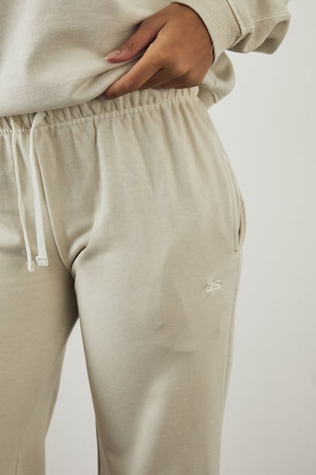 DSGN Studio Premium Heavyweight Washed Straight Leg Jogger - Image 4