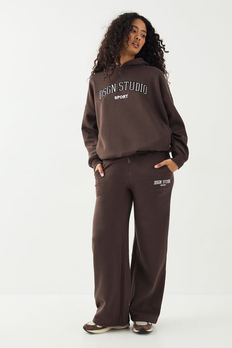Petite DSGN Studio Applique Straight Leg Jogger - Image 3
