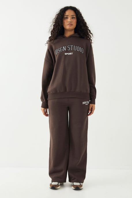 Petite DSGN Studio Applique Straight Leg Jogger - Image 5