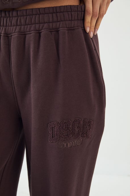 DSGN Studio Towelling Applique Straight Leg Jogger - Image 4
