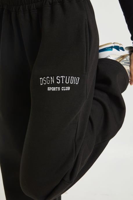 Tall DSGN Studio Applique Straight Leg Jogger - Image 4