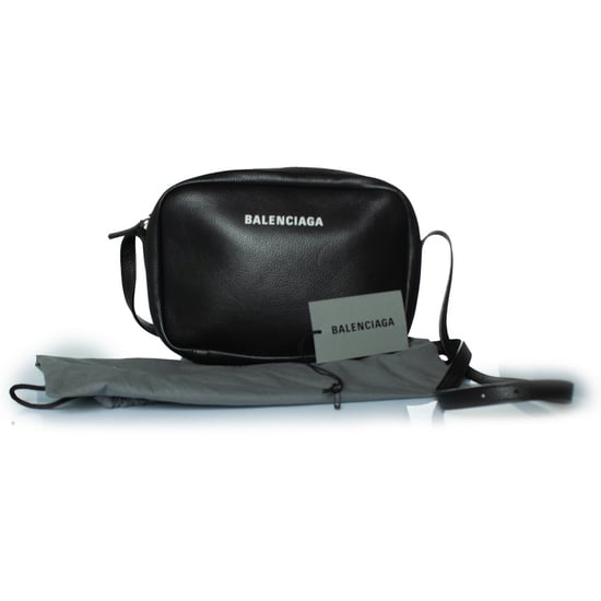 Balenciaga, Mellanstor vardaglig kameraväska i svart - Image 3