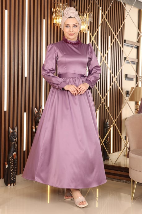 Satin Aftonklänning With Fjäder Detail, Lila - Image 3