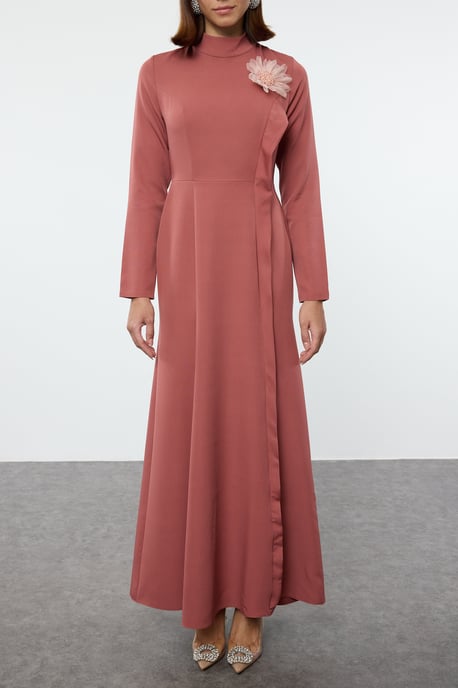 Damrosa Unifarben Långa Eleganta, Figurnära Moderiktiga Aftonklänningar - Image 2