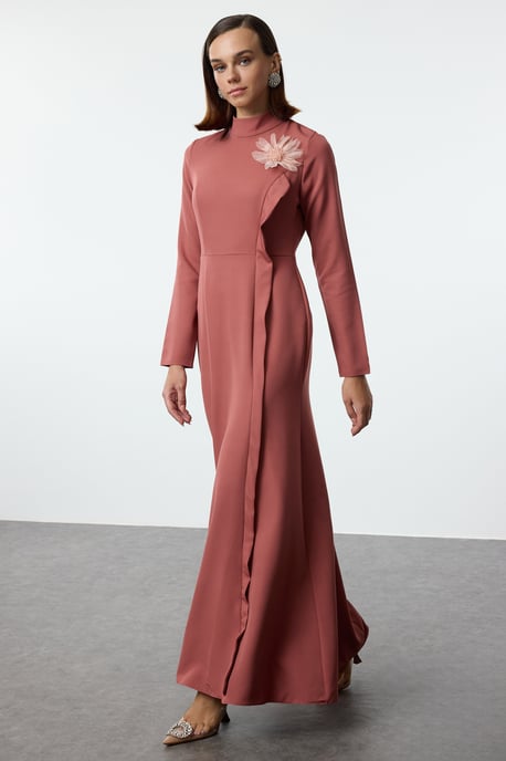 Damrosa Unifarben Långa Eleganta, Figurnära Moderiktiga Aftonklänningar - Image 4
