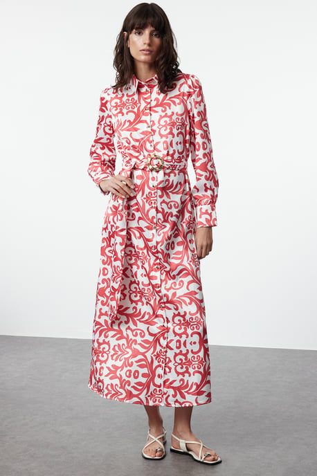 Damklänning i ecru, blommig maxiklänning med lång ärm och avslappnad hijab. - Image 1