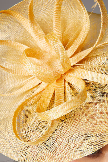 Loop And Feather Upturn Disc Fascinator - Image 3