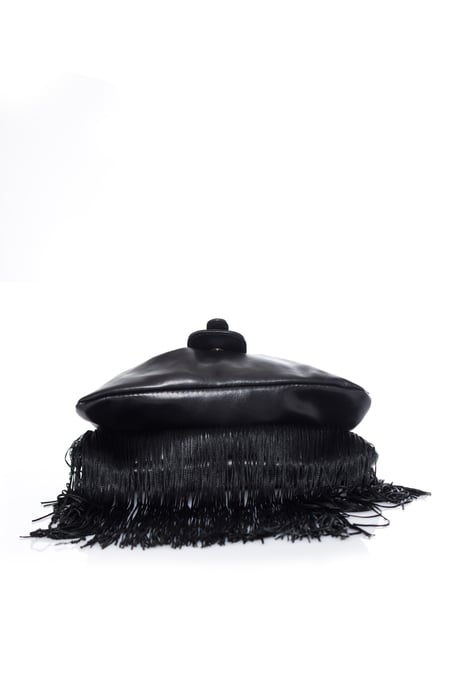 Emporio Armani, vintage zwarte leren handtas met franjes. - Image 3