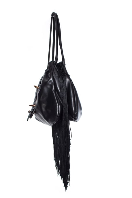 Emporio Armani, vintage zwarte leren handtas met franjes. - Image 6