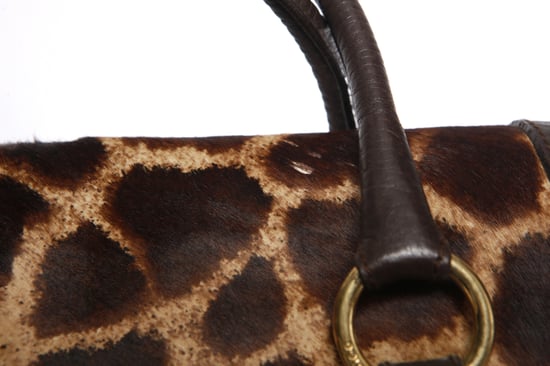 Dolce & Gabbana, Handväska med brunt läder och girafftryck i kalvhår. - Image 6
