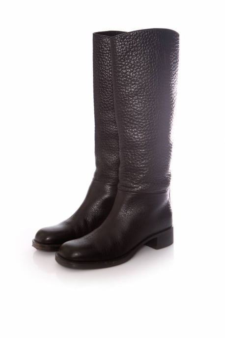 Prada, zwarte laarzen van generfd leer. - Image 1