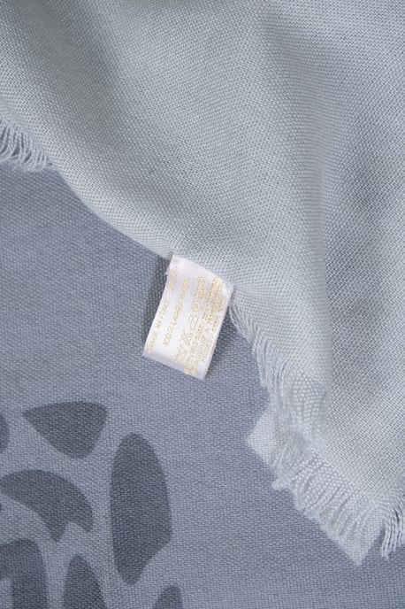 Cartier, grey bon voyage wool fringed scarf - Image 3