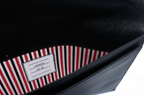 Thom Browne, kuvertväska i läder med plånbok och mönster - Image 6