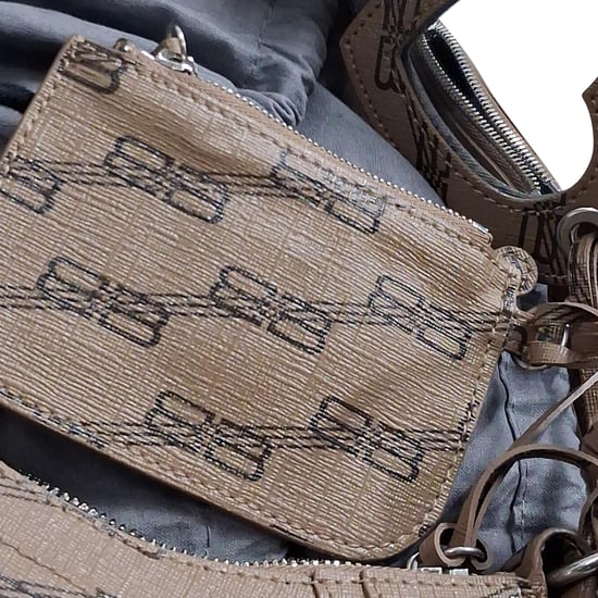 Balenciaga Monogram Le Cagole Mini Axelremsväska i Beige Belagd Canvas - Image 6
