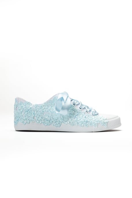 Azure Kant Bloem Bruids Sneaker - Image 2