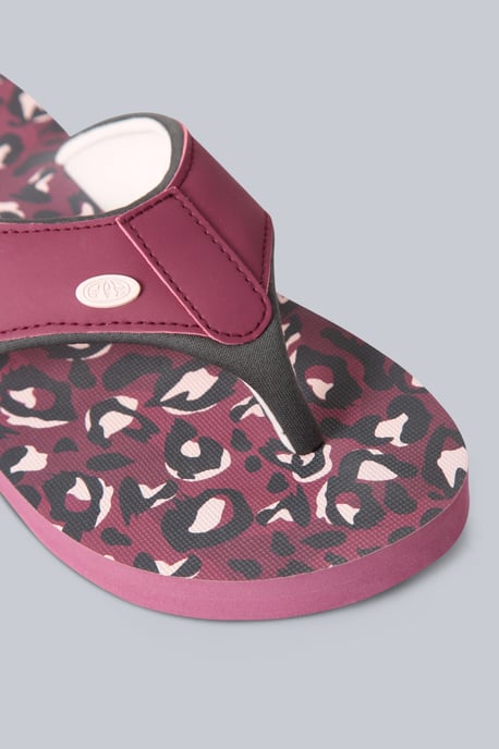 'Swish' Women's Flip Flops with Soft Padded Upper Straps Slip-on Beach Sandals Light Pink - Image 4