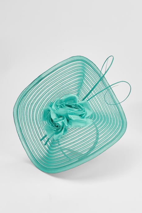 Asymmetric Disk Flower Detailed Fascinator - Image 2
