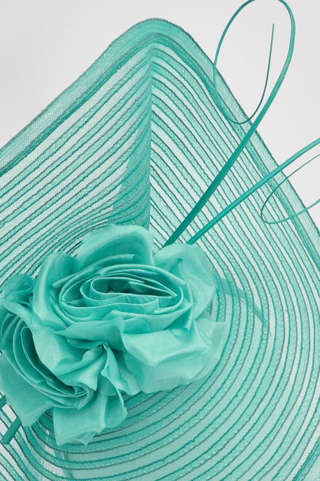 Asymmetric Disk Flower Detailed Fascinator - Image 3