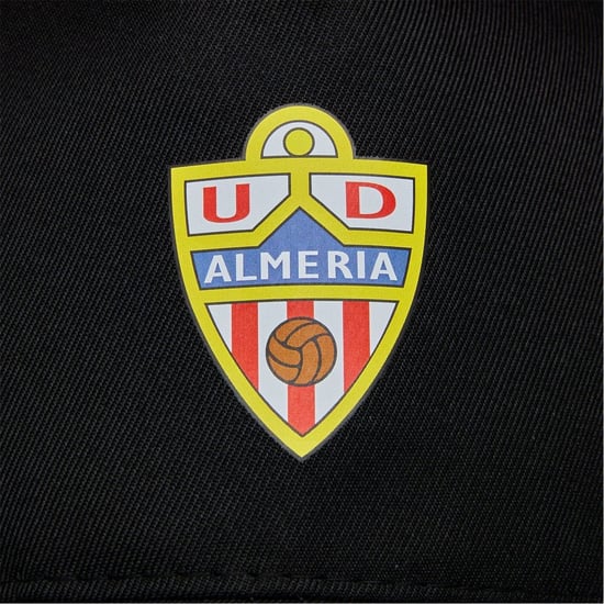 Accessories Castore Almeria Cap in Black - Image 3