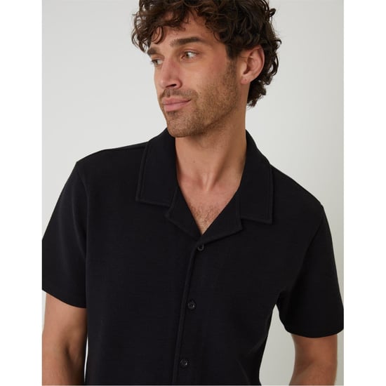 Men's Threadbare Embley Relaxed Fit Short Sleeve Shirt in .Black - Image 4