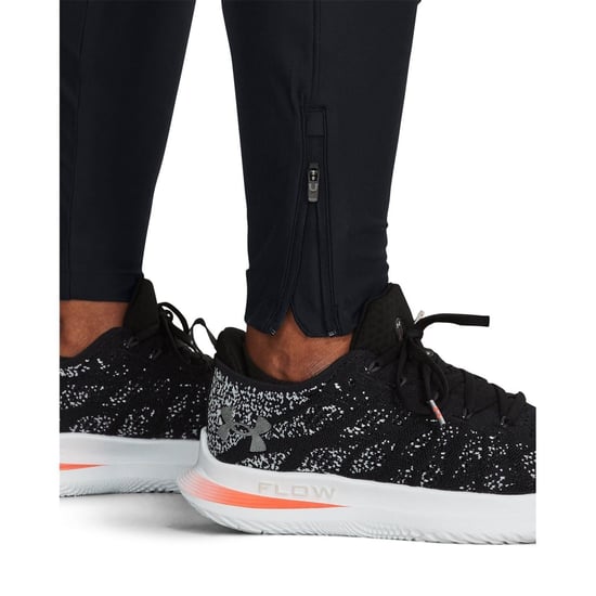 Women's Under Armour Qualifier Elite Solid Patterned Slim Track Pants in Black - Image 6